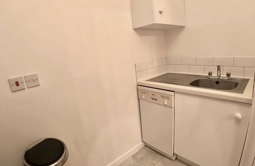 East Putney Apartment | Central Studio close to East Putney tube station