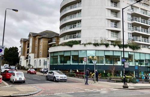 East Putney Apartment | Central Studio close to East Putney tube station