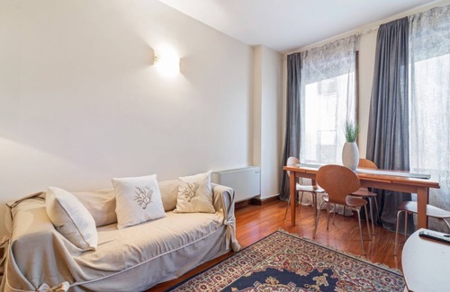 Historic Centre Apartment | Central studio equipped with every comfort to accommodate 2 people. The position of the house is ideal for visiting the city, it is immersed in the magic of the "squares", and is a stone's throw from the Scrovegni Chapel, the Palazzo Bo, the Palazzo dell