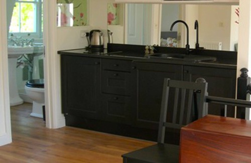 Earl's Court Apartment | Central, stunning and quiet flat with a south facing terrace and lots of light.