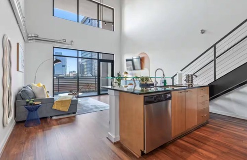 Atlantic Station Area Apartment | Central & Stylish Loft - 2Bed/2Bath - Atlantic Station 2nd Floor - near GA Tech