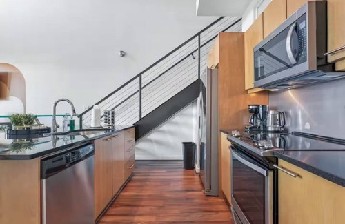 Atlantic Station Area Apartment | Central & Stylish Loft - 2Bed/2Bath - Atlantic Station 2nd Floor - near GA Tech