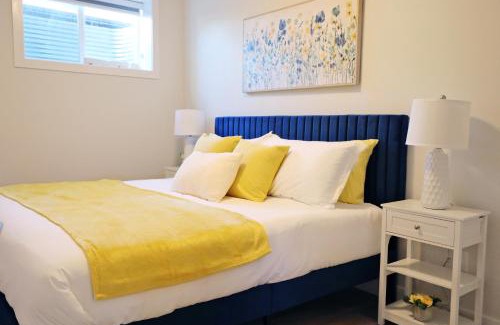 North Central Edmonton House | Central Suite King Beds,Long Stays,Disney+