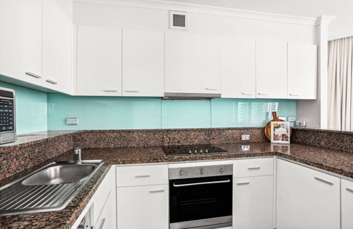 The Rocks Apartment | Central Sydney Apartment with Pool, Sauna & Gym!