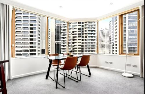 The Rocks Apartment | Central Sydney Apartment with Pool, Sauna & Gym