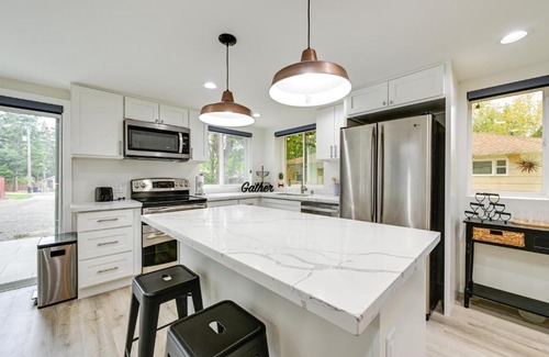 Central Tacoma House | Central Tacoma Getaway - 3 Mi to Downtown!