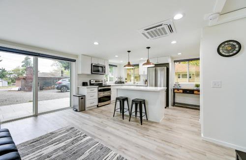 Central Tacoma House | Central Tacoma Getaway - 3 Mi to Downtown!