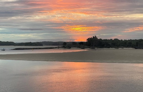 Nambucca Heads Apartment | Central to Beach, V-Wall and Cafés - Nambucca Heads