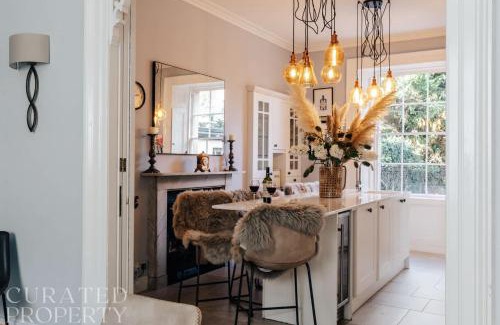 Upper Town House | Central Townhouse with Garden & Free Parking