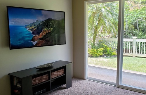 Mililani Mauka - Launani Valley House | Central tropical streamside retreat $0 CLEANING FEE. Ask about shorter stays.