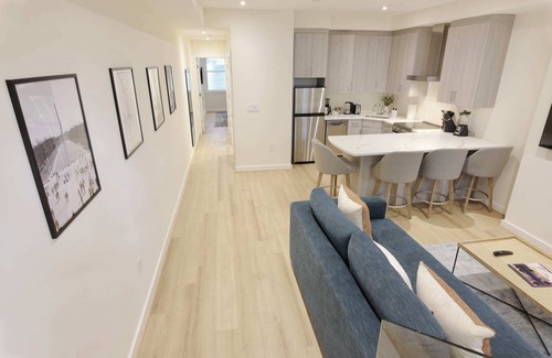 Mount Vernon Square Apartment | Central Urban Oasis ~ Newly remodeled