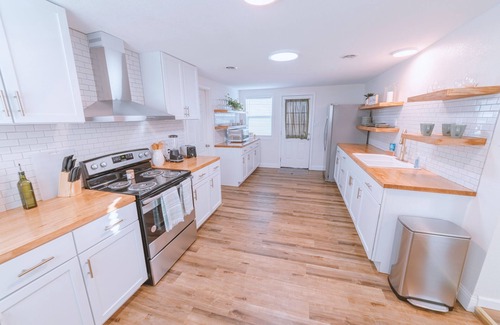 Austin Ave. House | Central w/Firepit & EV charge, 3mi fm Silos!