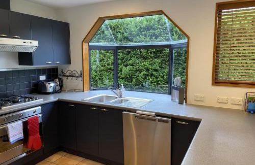 Wanaka House | Central Wanaka Retreat Close to the Lake
