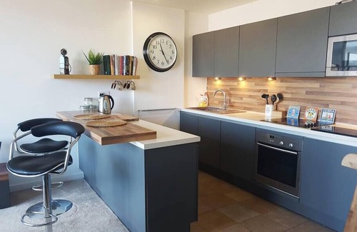 Castlefield Apartment | Central Water-Side Flat by City SuperHost