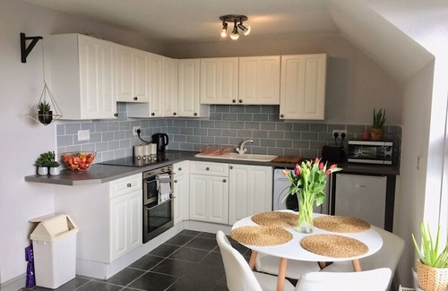 Woolacombe Apartment | Central Woolacombe Apartment with stylish decor and private parking