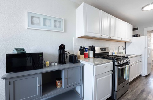 Del Mar Apartment | CentralCozy1BDR+PetsOK+Extended Stay Discount