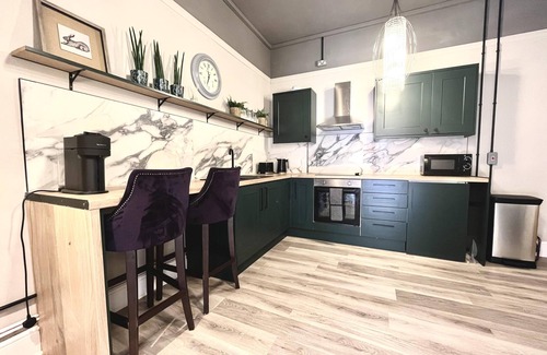 Ellesmere Apartment | CentralEllesmere - Sleeps4 - Parking - PetFriendly