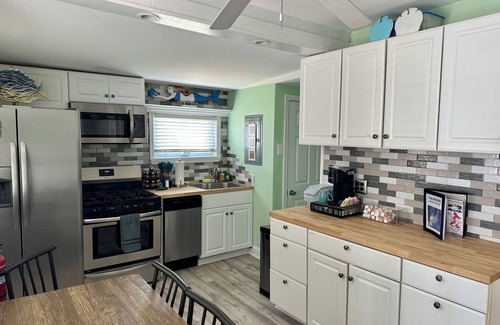 Green Creek House | Centralized Family Friendly Home, minutes from all attractions!