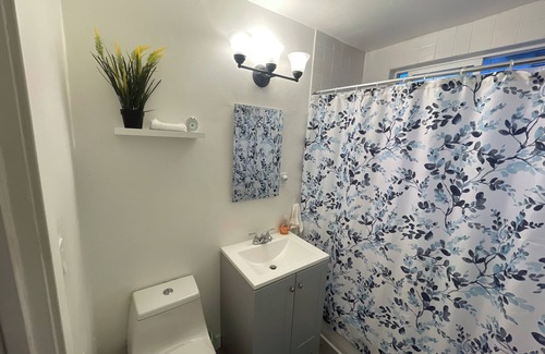 Sunset Junction Apartment | Centralized Living in Silverlake - Close To Everything L.A.!