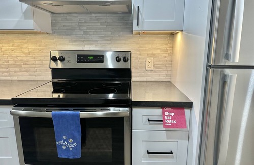 Castlegar House | Centrally Located 1 Bedroom Suite
