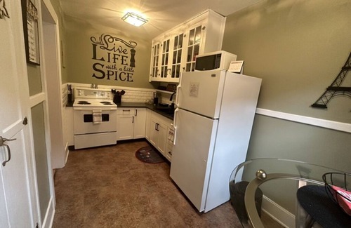South Central Apartment | Centrally Located 1 Bedroom Apartment with Historical Charm!