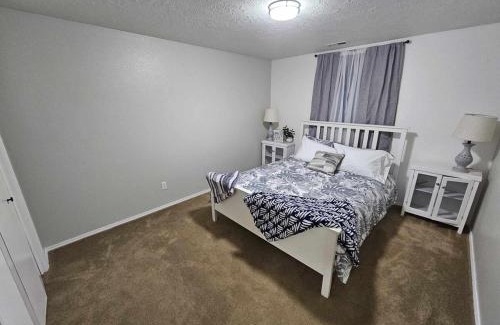 Meridian Apartment | Centrally Located 1500 SqFt Private Guest Suite with Hot Tub