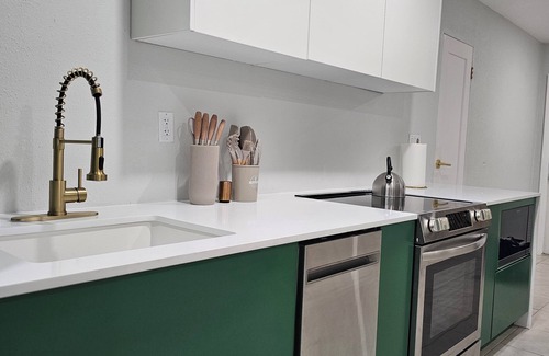 Bahamas Terrace Apartment | Centrally located 2-bed unit w/washer/dryer, Wi-Fi, pool, and nearby dining.