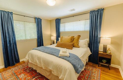 Memphis House | Centrally Located 2 King Bed Midtown Memphis 2362