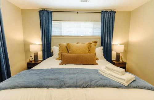 Memphis House | Centrally Located 2 King Bed Midtown Memphis 2362