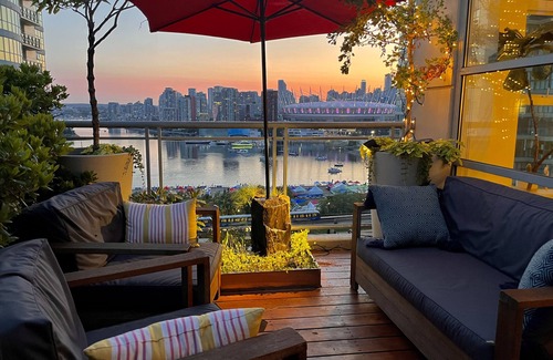 Central Condo | Centrally located 3 bedroom penthouse with stunning views.