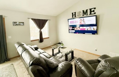 North Central Omaha House | Centrally located 3 bedroom Family Retreat in Omaha