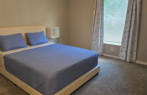 Hopkins Fitch Grant Condo | Centrally located 3-bdrm condo, sleeps 8; 6 min drive to Daytona Beach, Florida