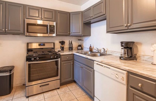 Ogden Apartment | Centrally Located 3BR w/ WD Near Trails - 10 Mins
