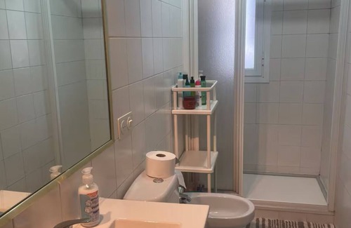 Ventas Apartment | CENTRALLY LOCATED AND BRIGHT ROOM