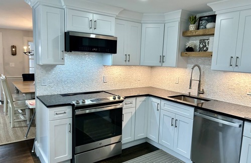 Cohasset House | Centrally Located Beautifully Renovated Colonial-