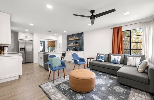 Old Seminole Heights House | Centrally located: Busch Gardens, USF, Zoo, Beaches & Pet friendly