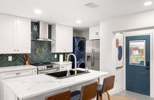 Old Seminole Heights House | Centrally located: Busch Gardens, USF, Zoo, Beaches & Pet friendly