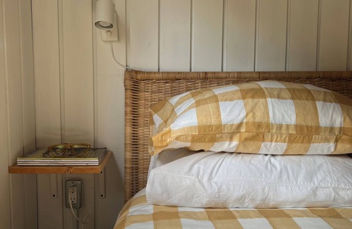 Sauble Beach Cabin | Centrally located cabin in beautiful Sauble Beach. The cutest little getaway!
