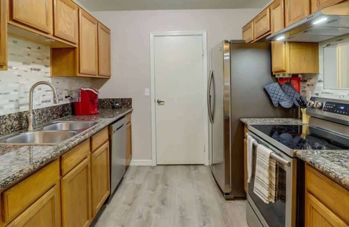 South Mountain Condo | Centrally Located Condo w/Heated Pool | Spa| Gym