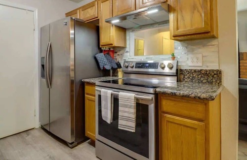 South Mountain Condo | Centrally Located Condo w/Heated Pool | Spa| Gym