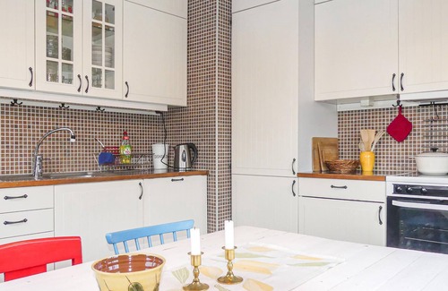 Arvika House | Centrally located cottage in Arvika with large garden and terrace.