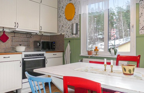 Arvika House | Centrally located cottage in Arvika with large garden and terrace.
