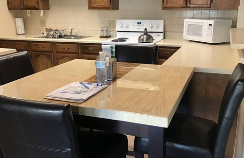 Eastern Division House | Centrally Located Cozy Guest House is close to Medical Center and Mexico Border