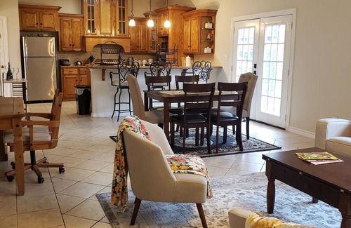 Brownsville House | Centrally located, delightful home