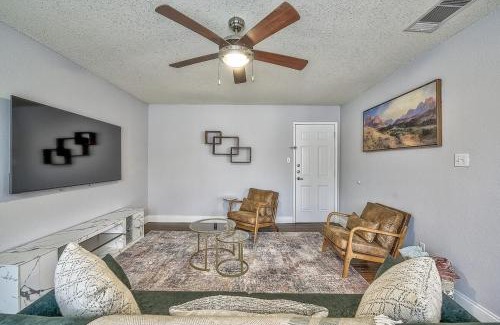 Irving Apartment | Centrally Located DFW Retreat