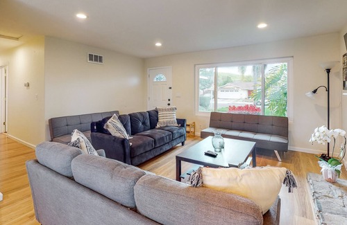 Edenvale House | Centrally Located - Dog-Friendly - Enclosed Yard