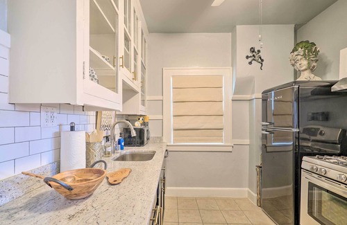 El Paso House | Centrally Located El Paso Abode w/Porch!
