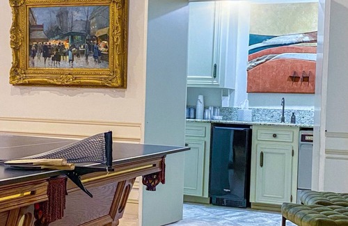 Huntsville House | Centrally located, elegant, spacious, home, large screen tv, pool & ping pong!