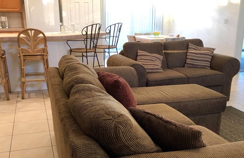 Fort Mohave House | Centrally Located Family Retreat | Backyard+Pkg