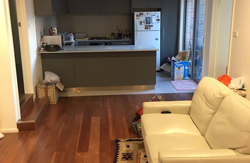 Curtin Villa | Centrally located flat